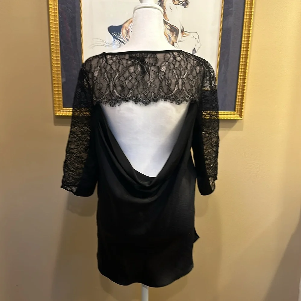 BCBG top with cutout back and lace sleeves - Picture 2 of 2